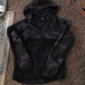 Men’s pullover windbreaker